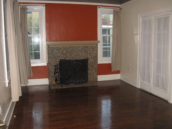 4th image of 2222 Katherine St