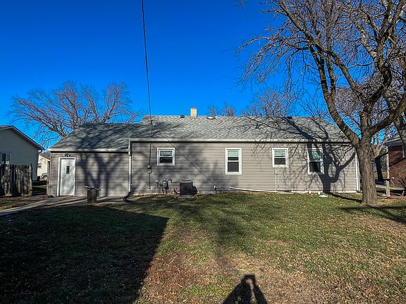 5th image of 160 Admiral St SE