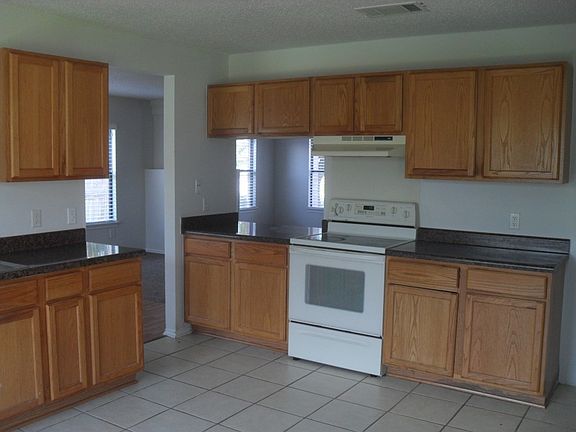4th image of 612 Palitine Ln