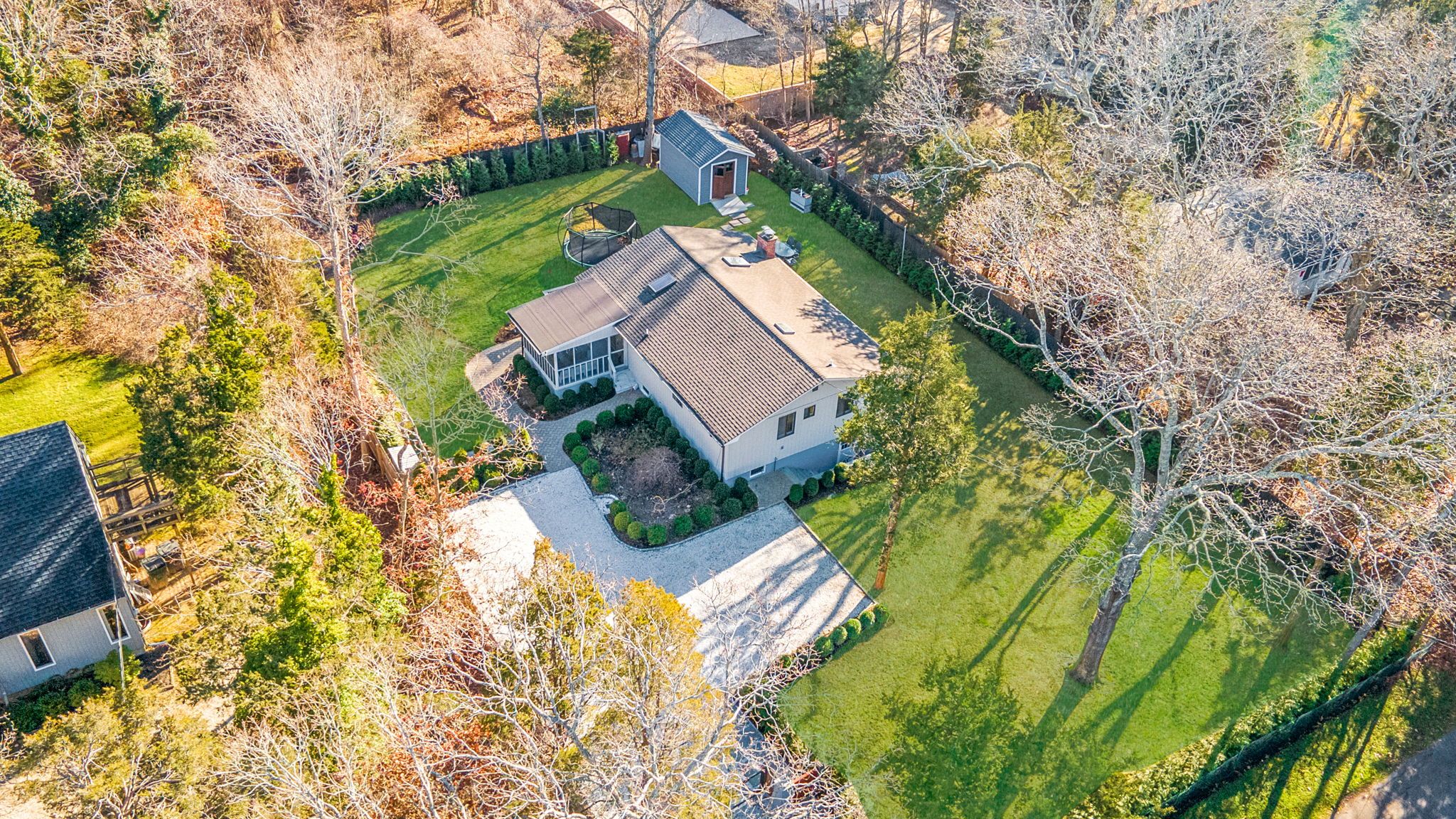 25 Orchard Ln, East Hampton, NY 11937 Out East