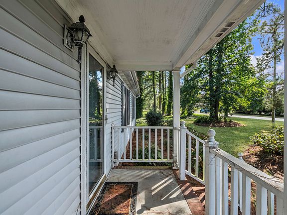 5th image of 3216 Weiss Ln