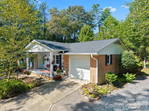 51 Parkview Dr, Brevard, NC 28712