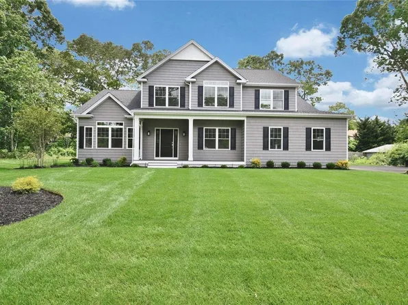 2 Lotto Court, Lake Grove, NY 11755