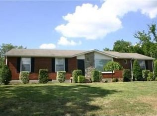 207 Friendship Dr, Goodlettsville, TN 37072