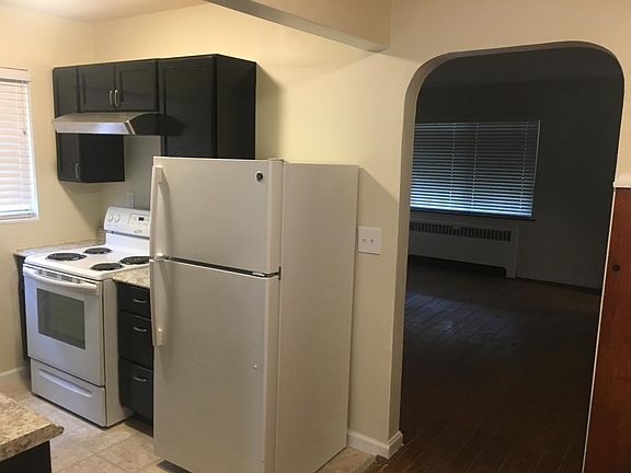 3rd image of 4304 Carter Ave APT 1