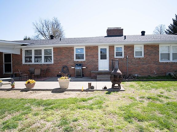 3rd image of 2105 Griffith Ave