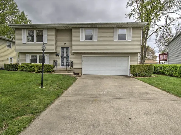 1606 E Barrington Ave, Decatur, IL 62526