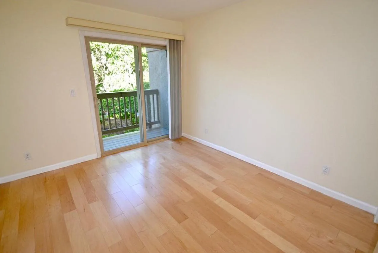 3 bed, 2.5 bath, 1558 sqft, $3,800 — Photo 1
