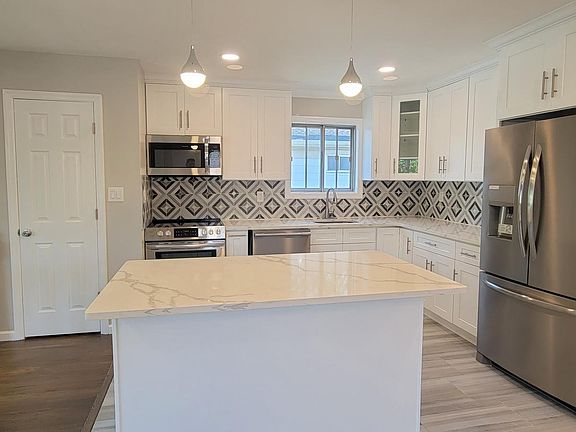 5th image of 11 Anderson St Unit A