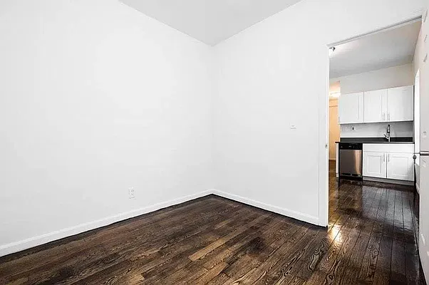 Rented by Compass | media 10