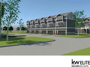 20852 R Ct, Omaha, NE 68022