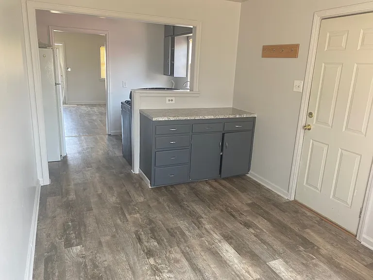 607 Morgan Ave — Photo 3