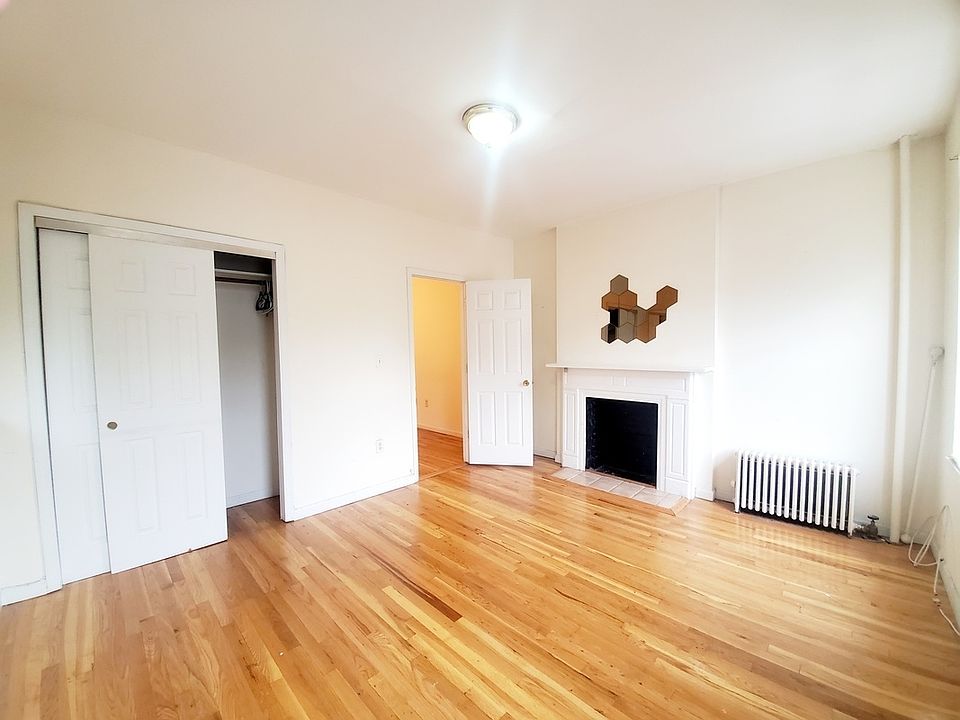 1st image of 324 21st St APT 2