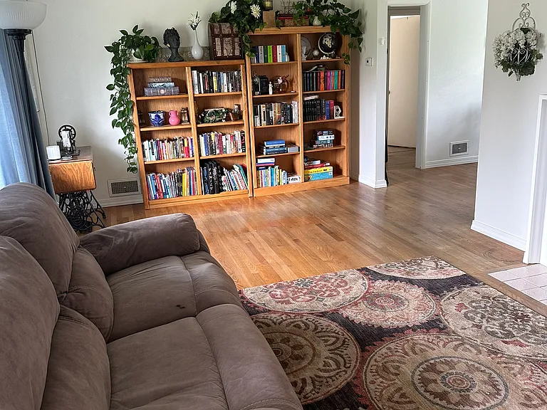 118 W 30th Ave — Photo 16