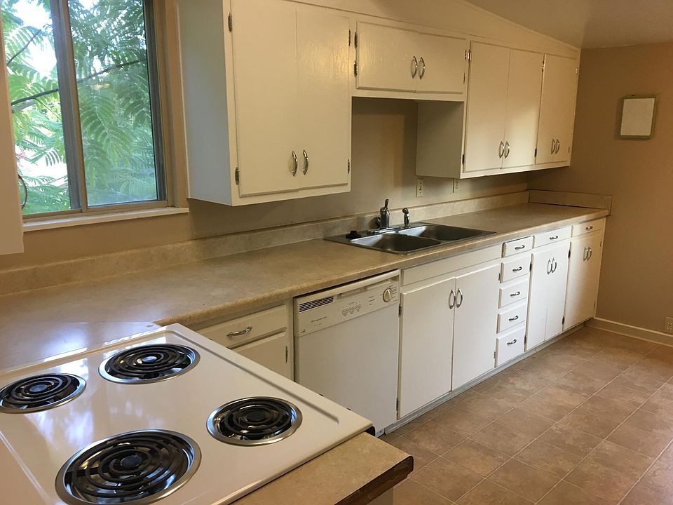2nd image of 1382 Martin Dr