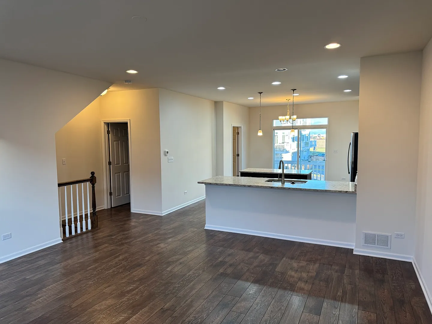 3 bed, 2.5 bath, 1792 sqft, $2,700 — Photo 4