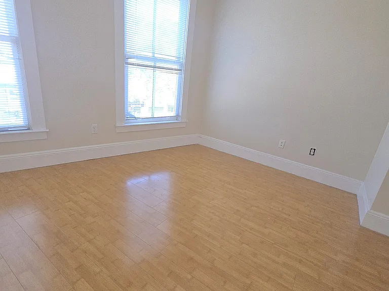 2597 Telegraph Ave #B — Photo 5