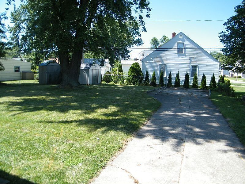 29905 Lake Shore Blvd, Willowick, OH 44095 Zillow
