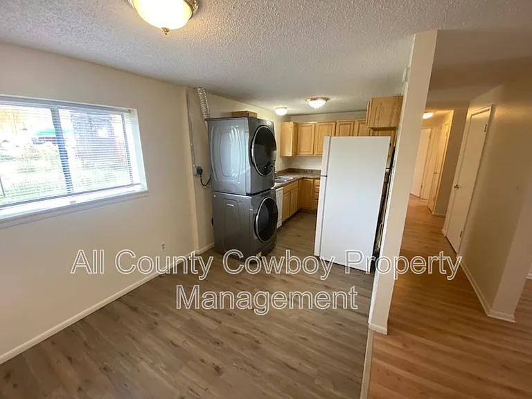 704 Ferris Ct #3 — Photo 3