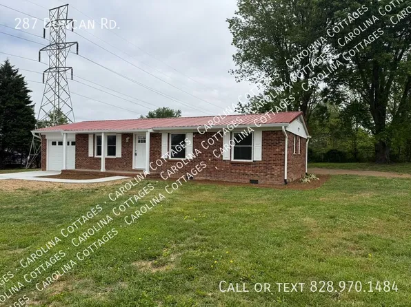 287 Duncan Rd, Flat Rock, NC 28731