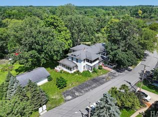 25036 W 1st St, Antioch, IL 60002