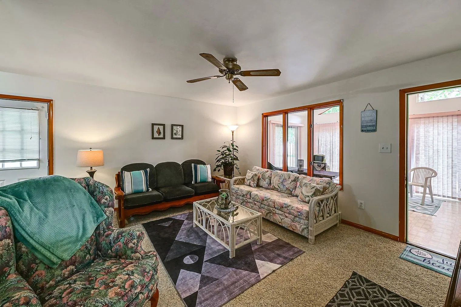 3 bed, 1.0 bath, 1367 sqft, $3,290 — Photo 3