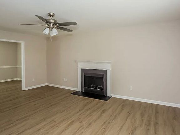 3rd image of 542 Havenbrook Way NW