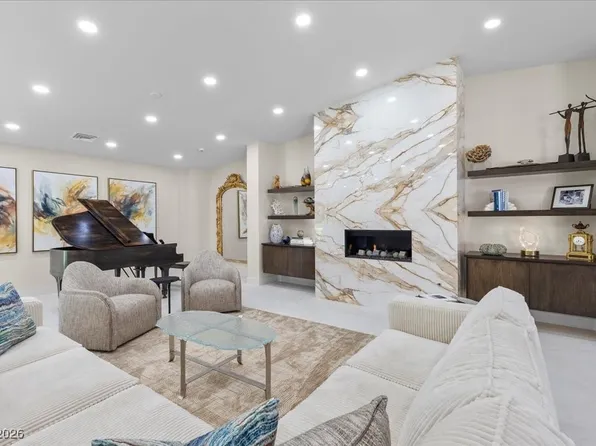 3104 Conners Dr, Las Vegas, NV 89107