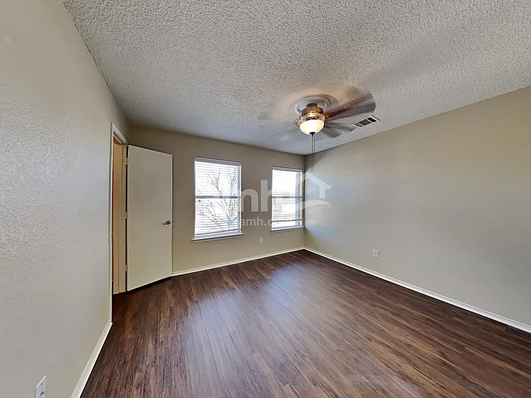1706 Santa Fe Trl — Photo 21