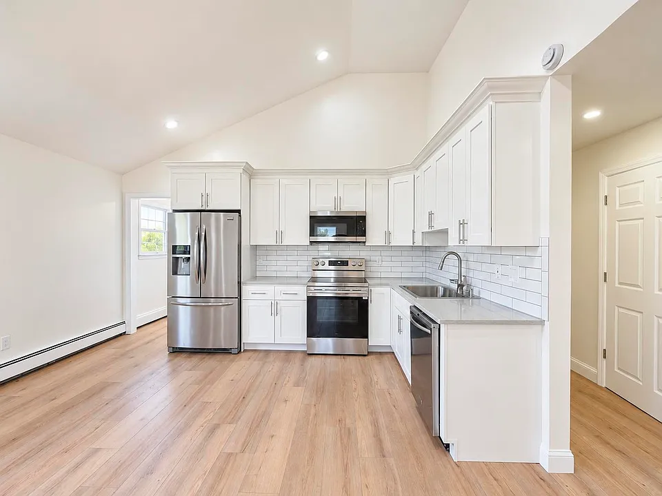 928 N Richmond Ave #2