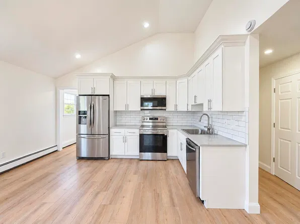 928 N Richmond Ave, Lindenhurst, NY