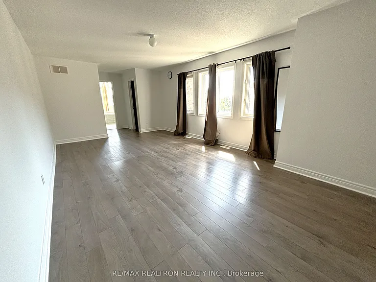 511 William Forster Rd — Photo 17