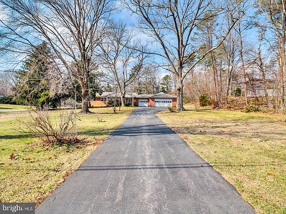 4th image of 26650 Marion Dr