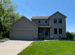 7609 N River Rd, Freeland, MI 48623