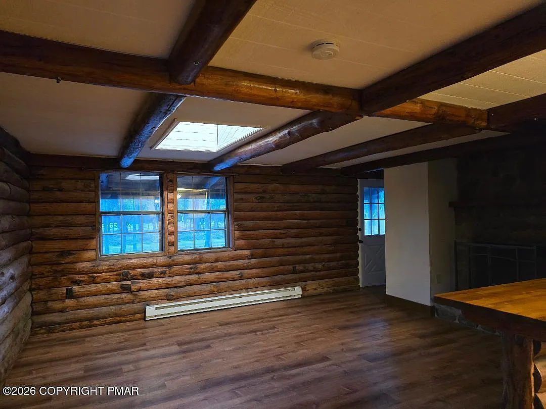 2 bed, 1.0 bath, 864 sqft, $1,850 — Photo 2