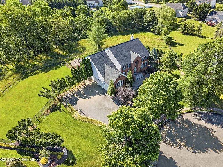 14 Heathrow Ct — Photo 53