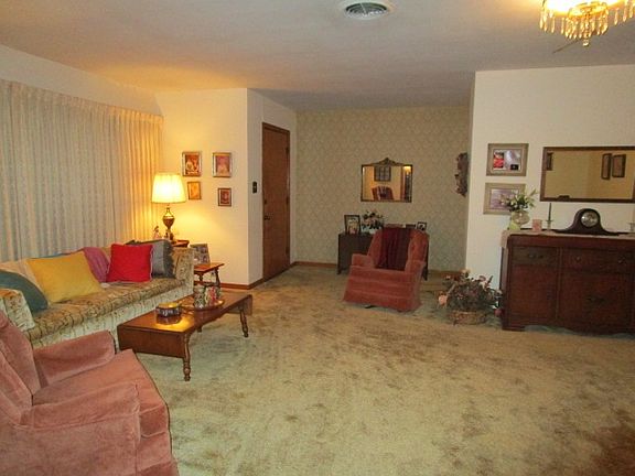 5th image of 5075 Sunbury Dr