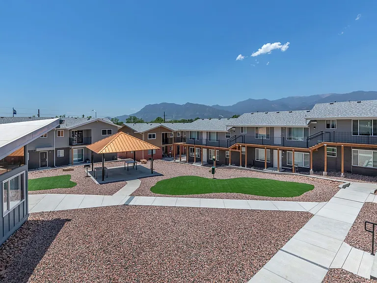 The Carlson Apartments — Photo 5