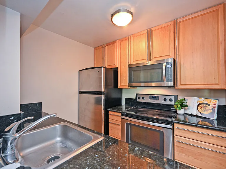 1815 William Howard Taft Rd #701 — Photo 11