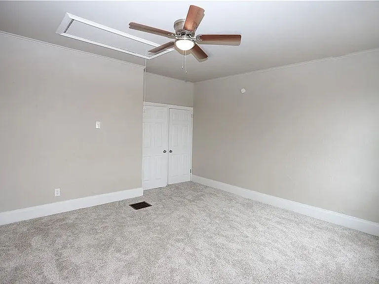 305 Chestnut St — Photo 2