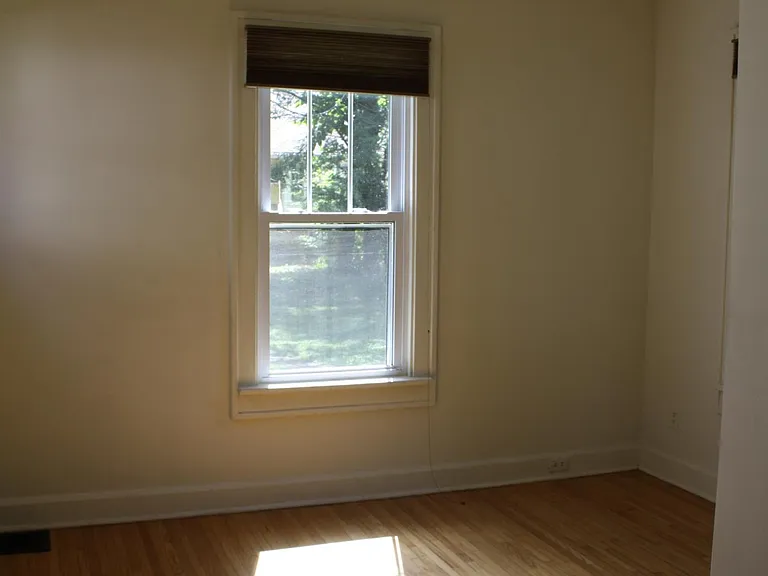 519 S Fess Ave — Photo 5