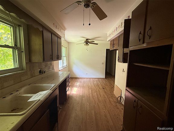 2nd image of 1143 Baldwin Rd