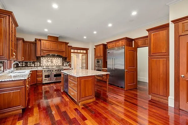 75 Woodfall Rd — Photo 6