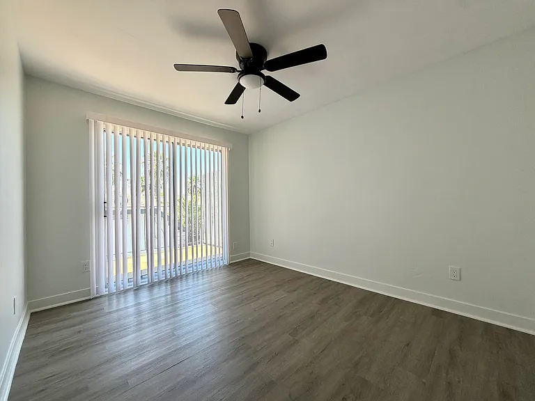 901 E Claremont St #5 — Photo 9