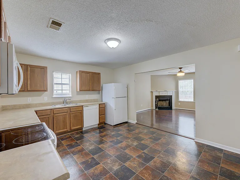 1908 Lake Carolina Dr — Photo 7