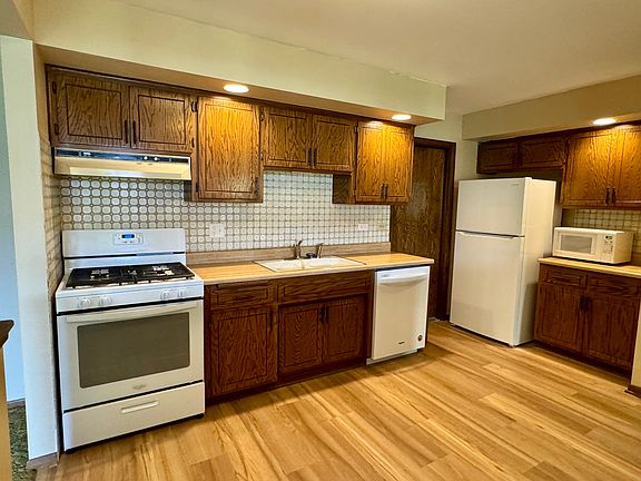 2nd image of 7333 W 154th St