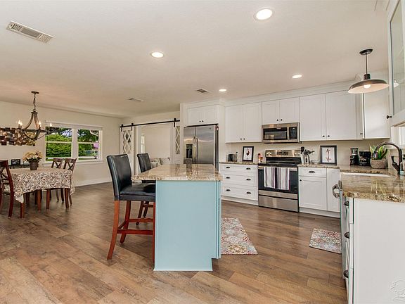 2nd image of 9843 Heather Dr