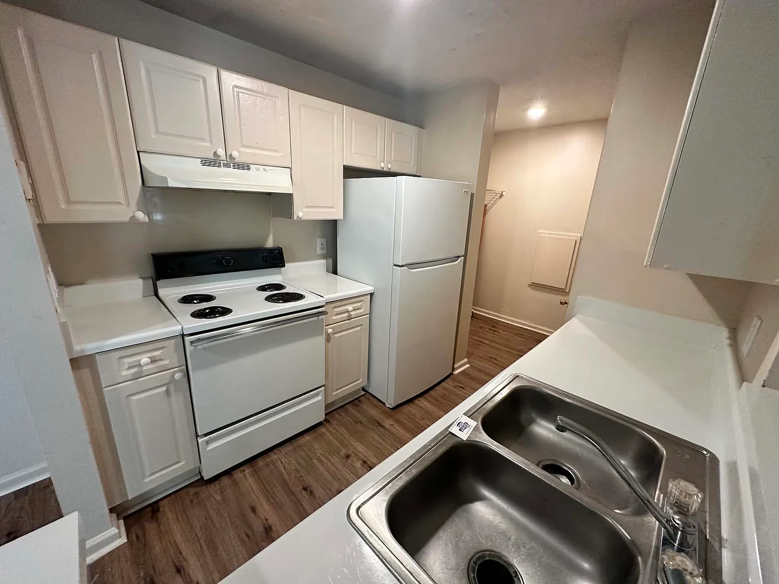 1 bed, $1,050 — Photo 3