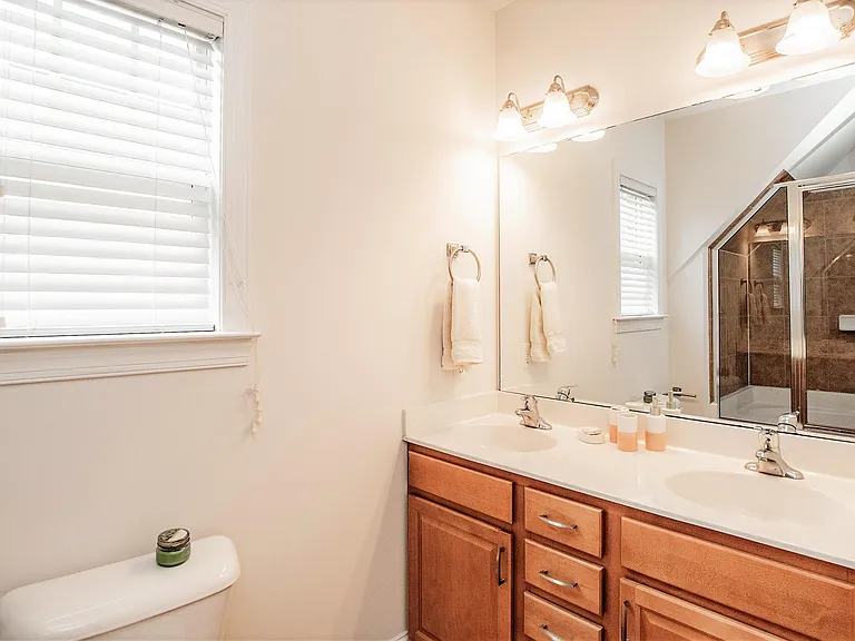 315 Woodvale Pl — Photo 18