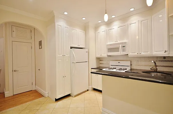 Rented by Keller Williams NYC | media 14